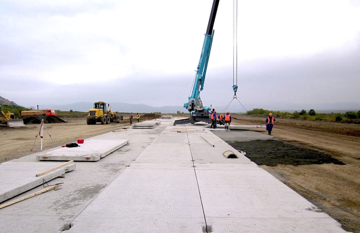 Плиты ПАГ на аэродроме